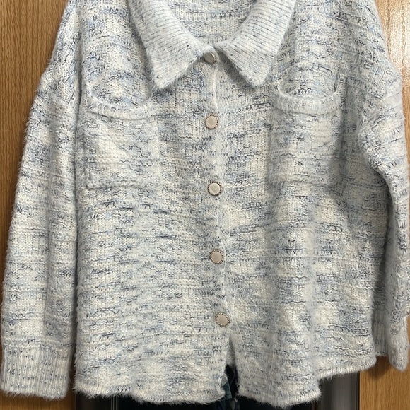 Sioni size Large button up long sleeve sweater white blue fuzzy pear buttons - Picture 4 of 11